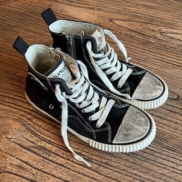 nununu High Tops - Unisex. - Picture 7 of 15